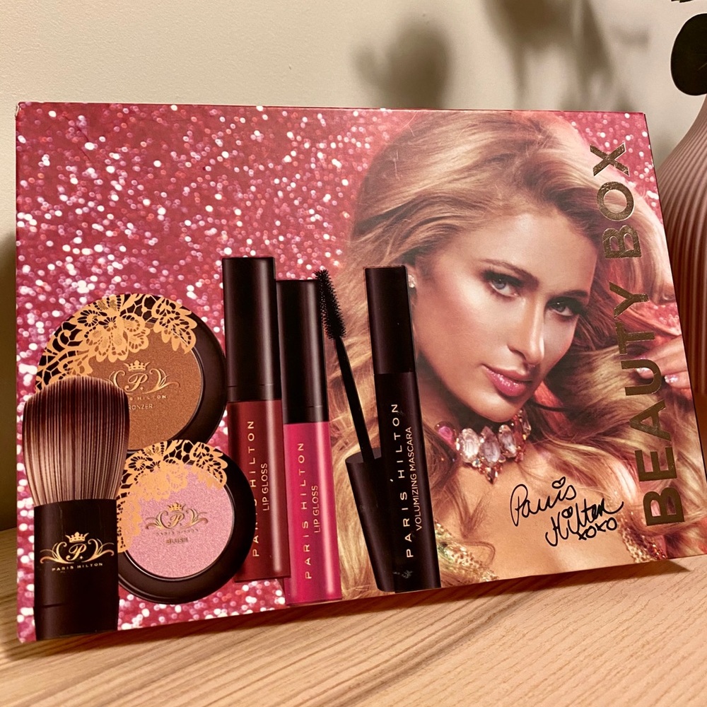 Paris Hilton make up kit